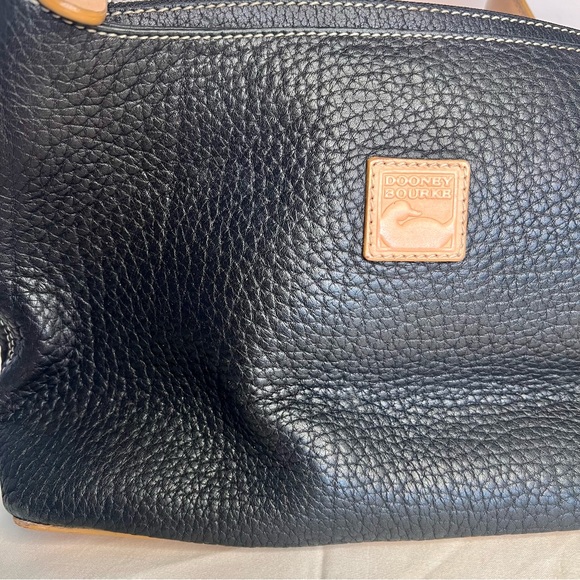 🥀  Dooney & Bourke Pebbled Leather Shoulder Purse - Picture 3 of 8